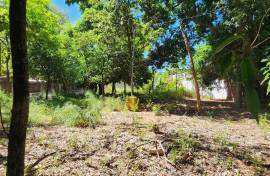 Amplio terreno en esquina en Barrio Mcal. Estigarribia