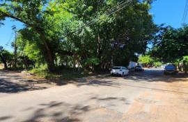 Amplio terreno en esquina en Barrio Mcal. Estigarribia